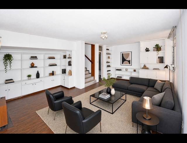 2 BEDROOM TOWNHOUSE FOR SALE IN HYDE PARK